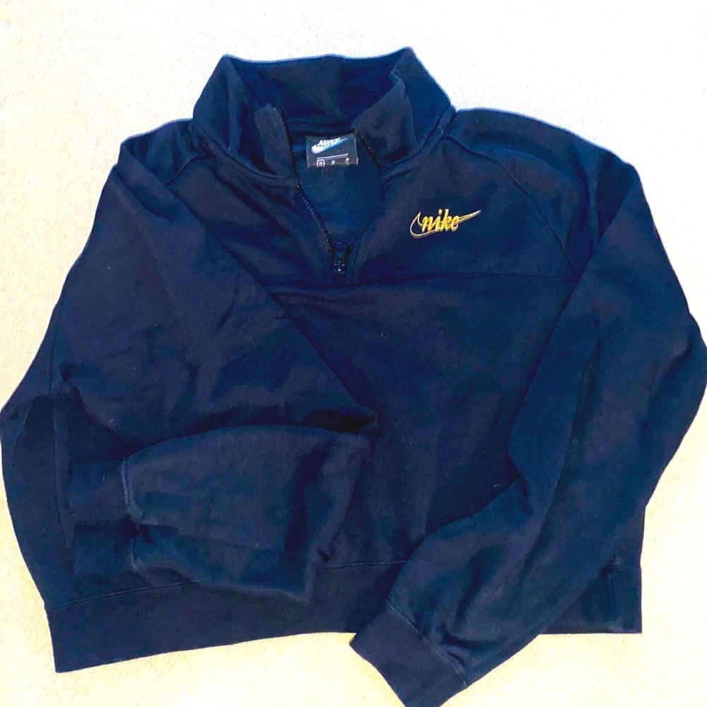 Women’s Nike Sweatshirt. Never worn. Black size M, NWOT